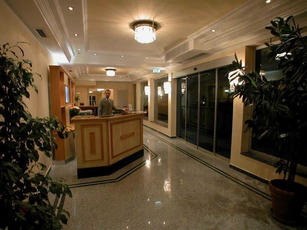 Hotel Atlas Мюнхен Екстериор снимка